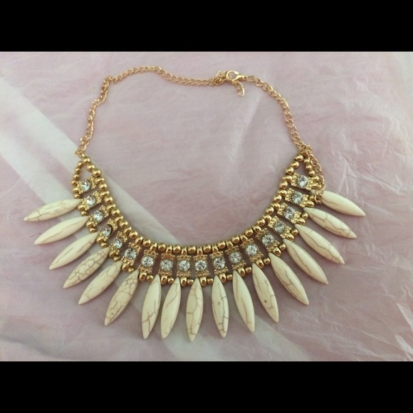 Jewelry - Gold & Ivory Statement Necklace
