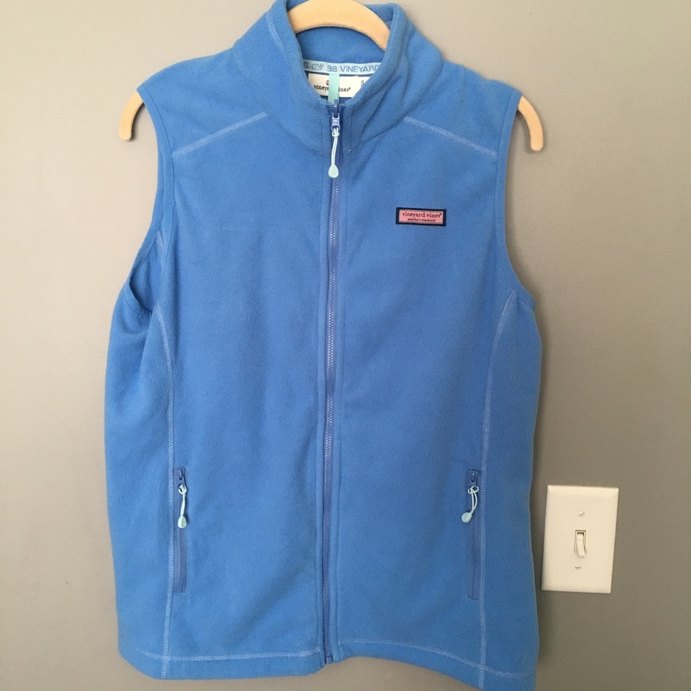 NWOT Vineyard vines fleece vest