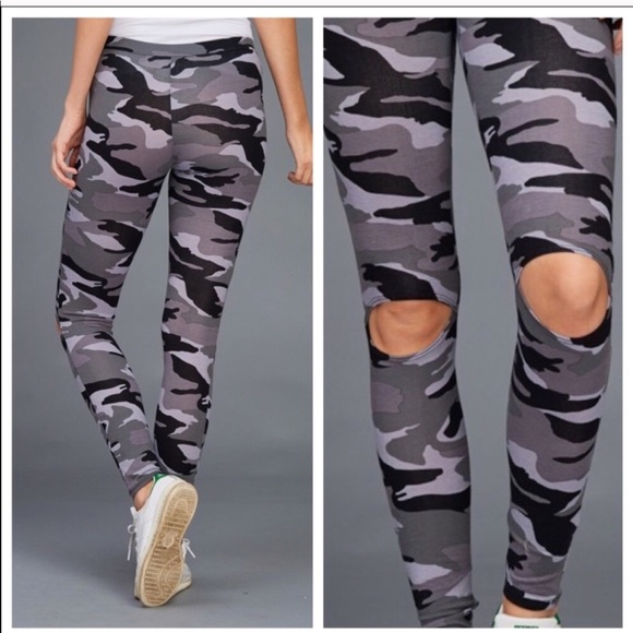 Open Knee Cameo Leggings - Picture 2 of 4