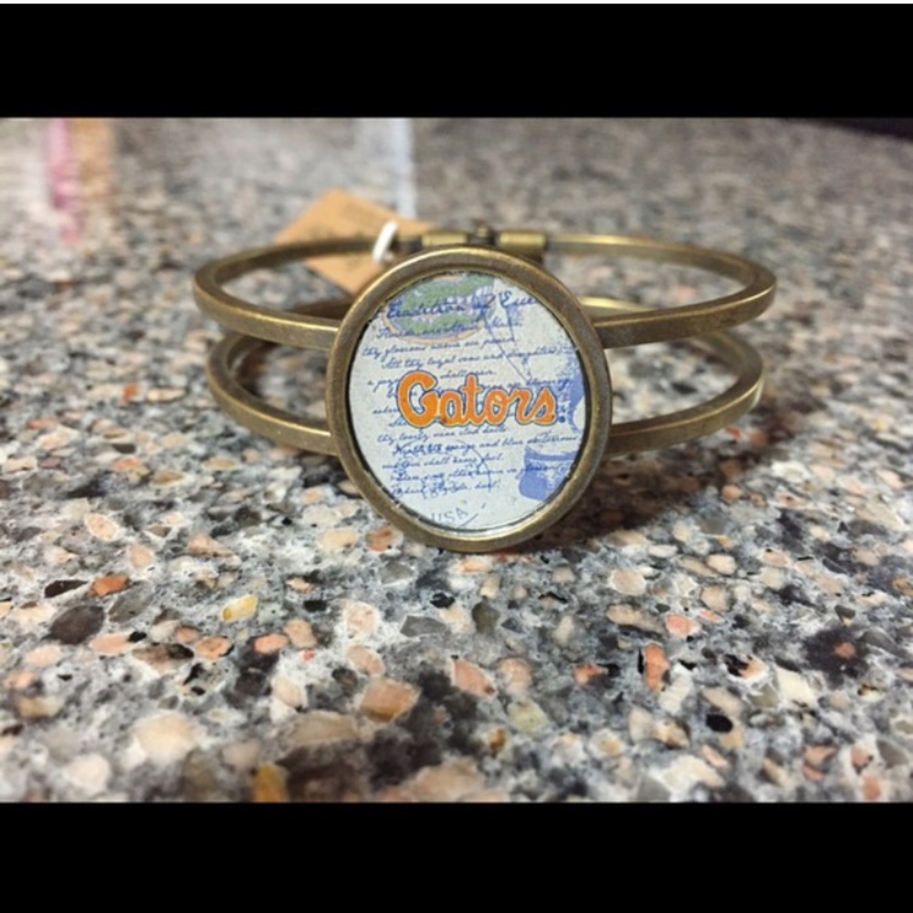 HOLDING Florida game day bracelet