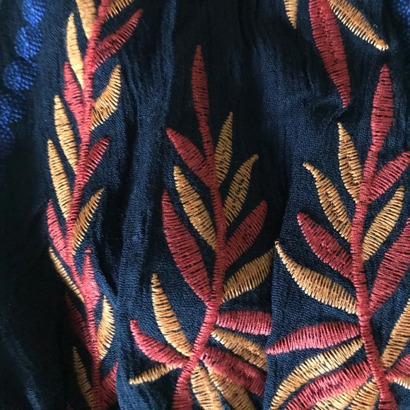 Navy Blue V-Cut Shirt w/Slits On Side - Picture 4 of 6