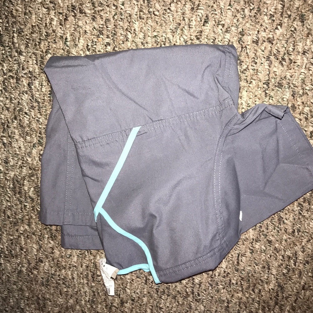 Urbane scrub top, hardly worn