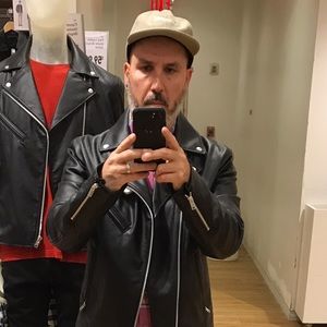 Meet your Posher, Leon