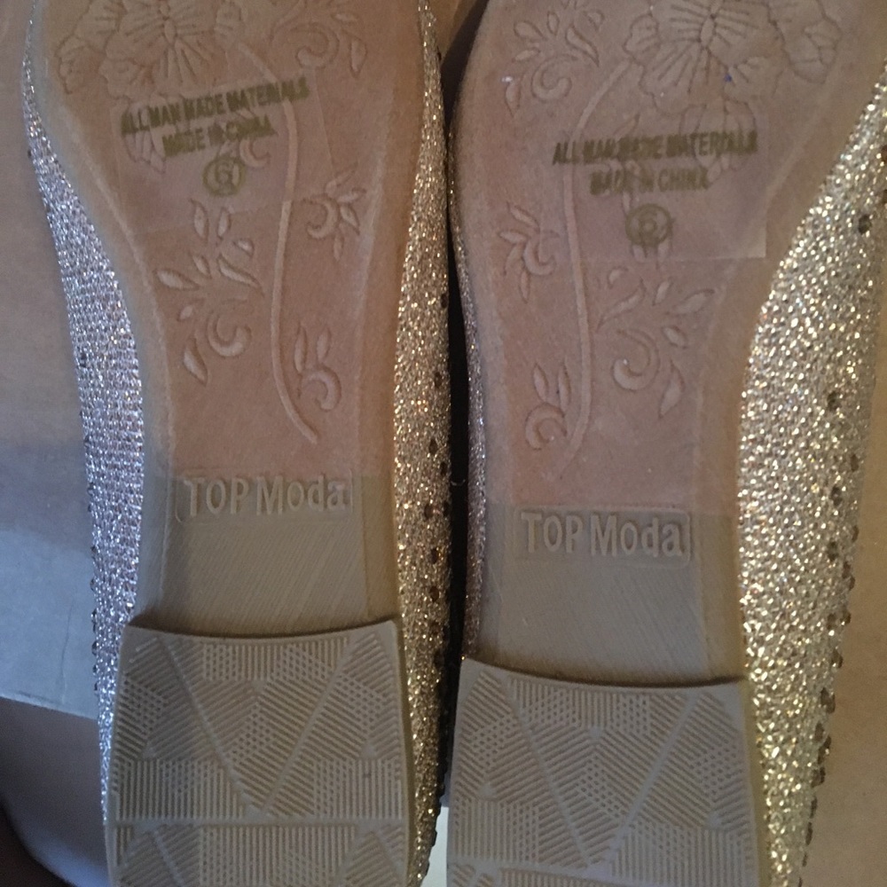 Shoes - Picture 4 of 4