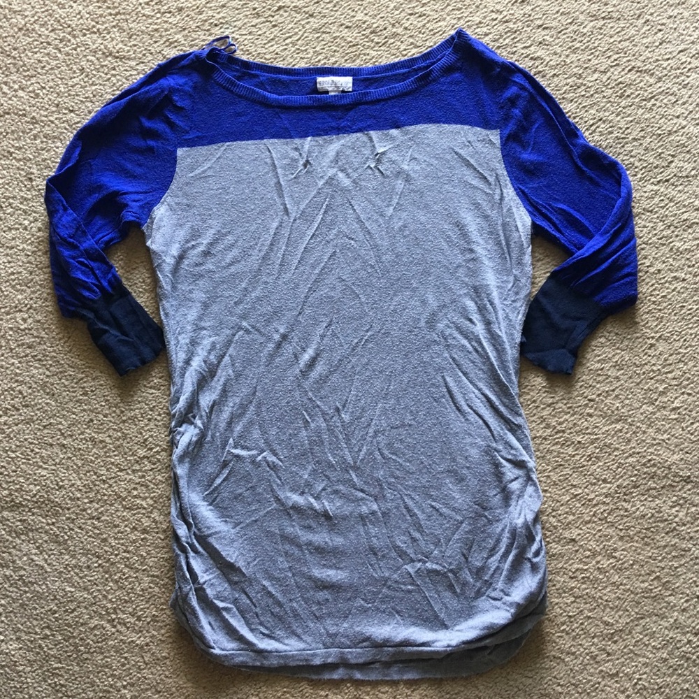 A Pea in the Pod Maternity Shirt