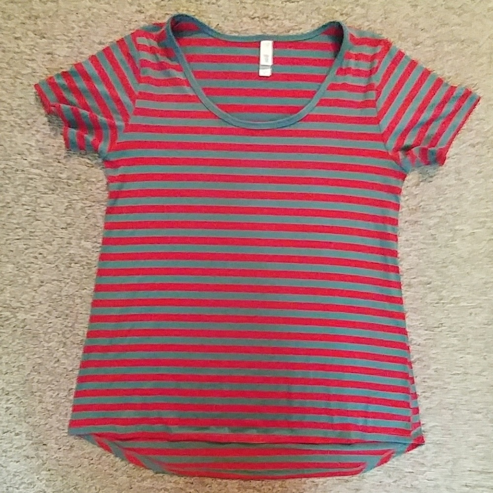 Lularoe classic tee