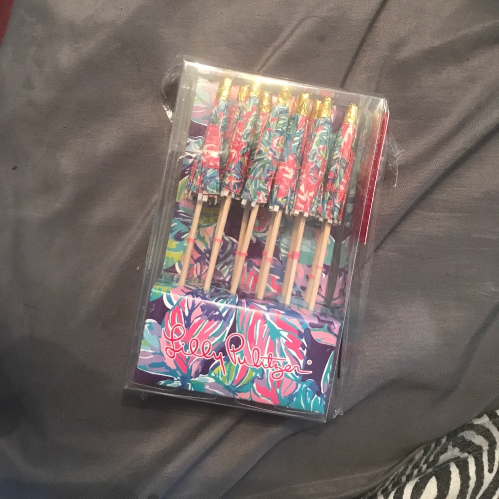 Lilly Pulitzer drink umbrellas never used