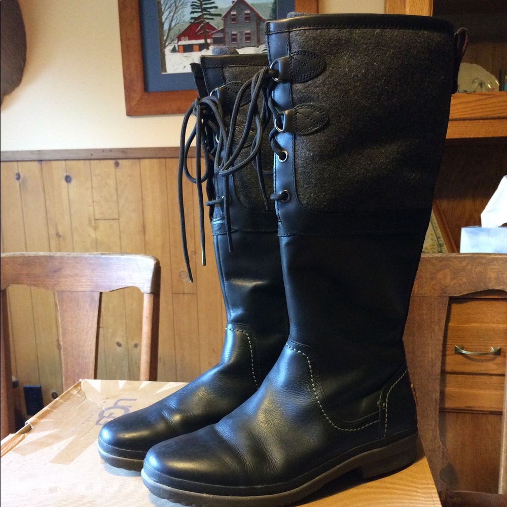 UGG Elsa Black Winter Boot