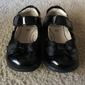 Pediped black walking maryjanes