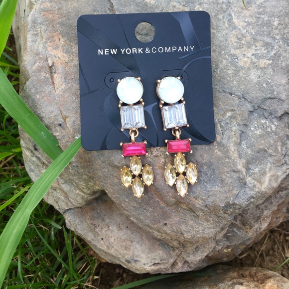 SOLD:New York & Company Statement EarringsπΈπ - Picture 2 of 4