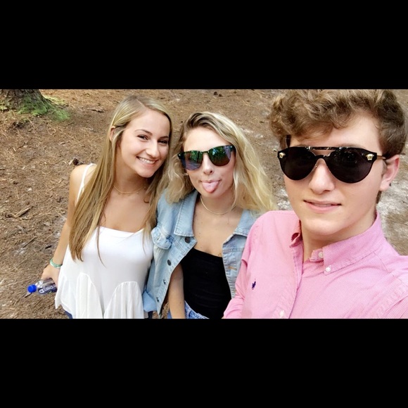 Meet your Posher, Peyton - Picture 1 of 1