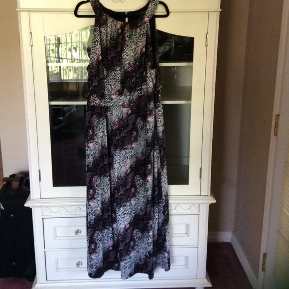 Grace Elements Dresses & Skirts - 💗Keyhole Maxi Dress💗