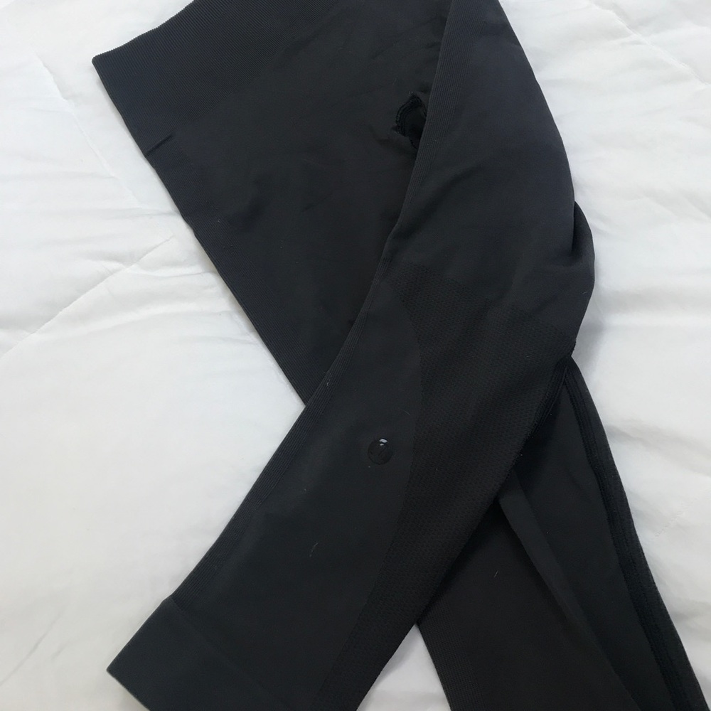 In the zone Lululemon crop pants