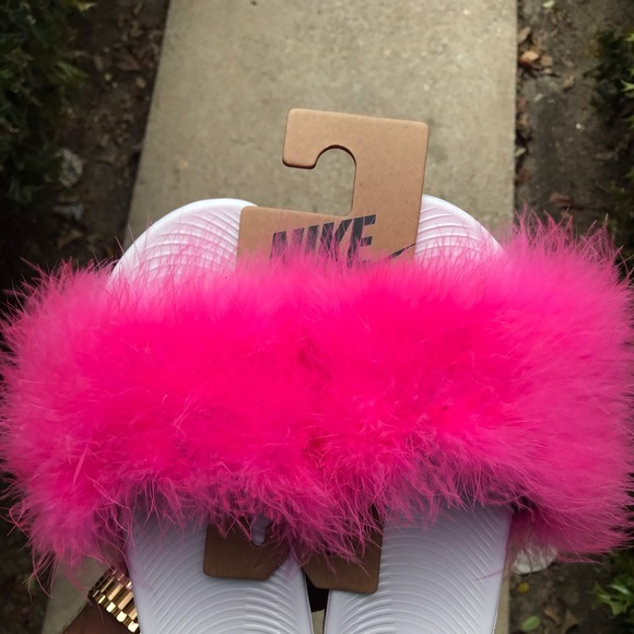 Custome made furry Nike slippers slides - Picture 5 of 5