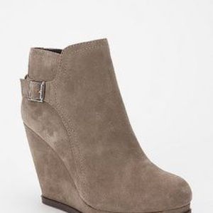 Dolce Vita Penn wedge Bootie 7.5