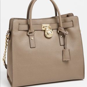 ✨PRICE DROP!✨Authentic MK Large Hamilton Tote