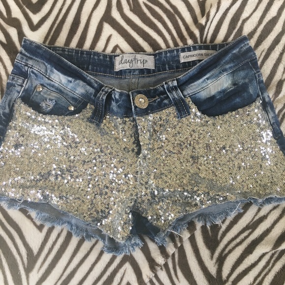 Buckle Pants - Buckle bling shorts