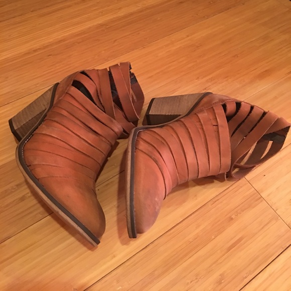 NWOT Free People 'Hybrid' Strappy Leather Bootie - Picture 5 of 8