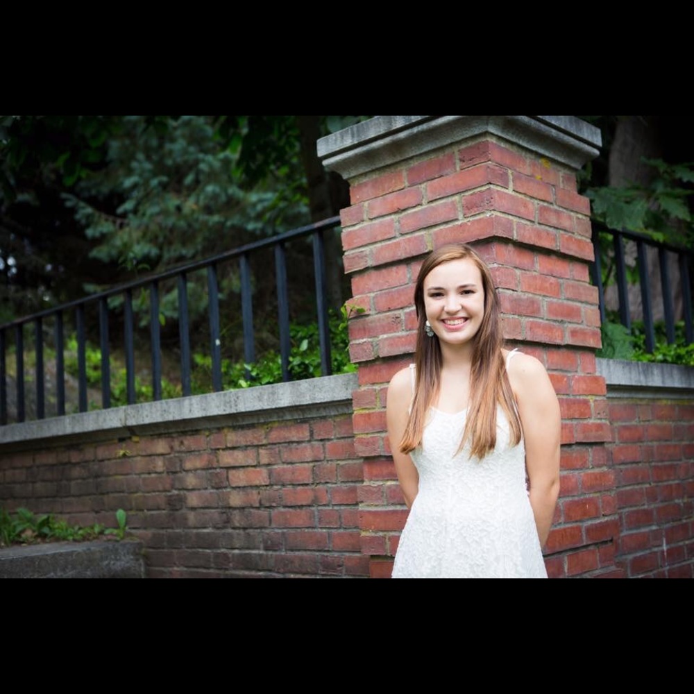 Meet your Posher, Danielle