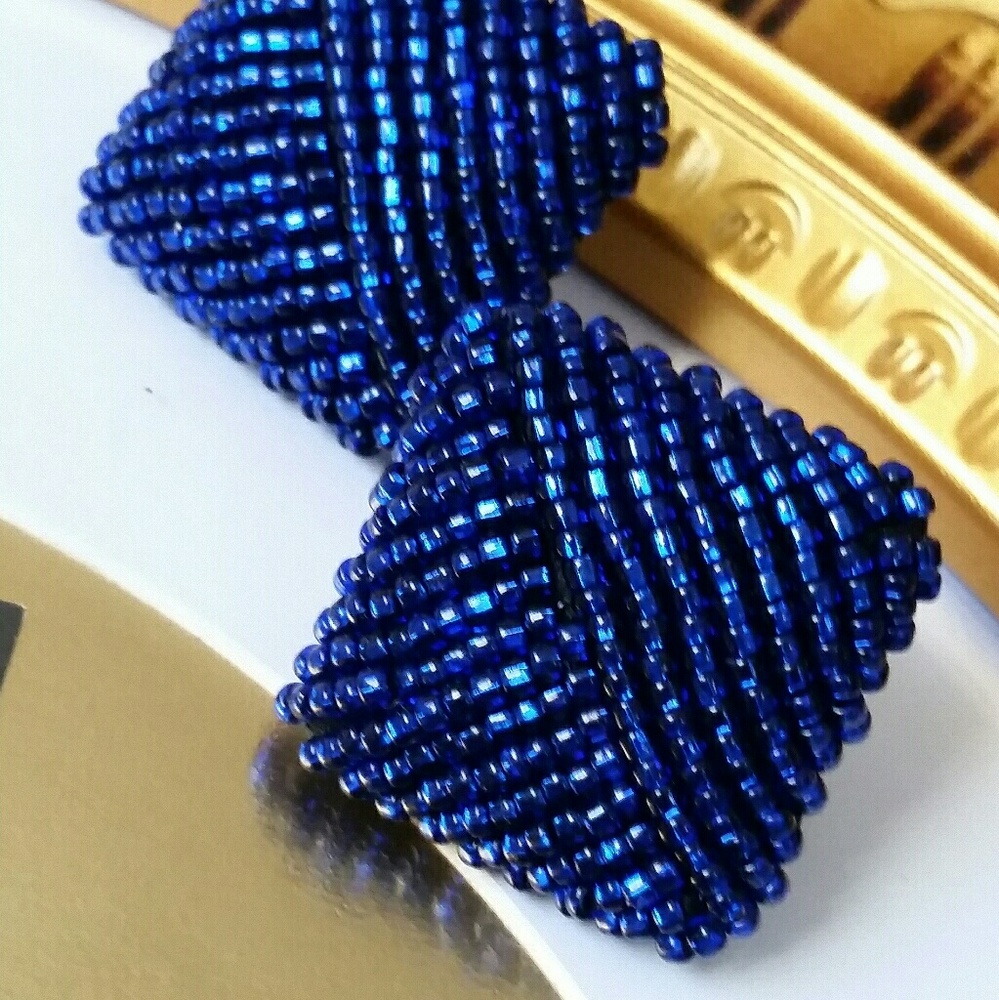 ☆6/$16 Vintage Blue square beaded Clipon earrings