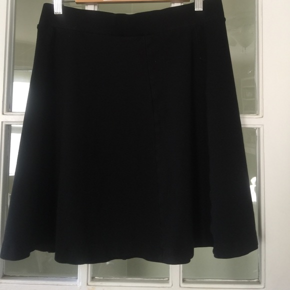 H&M Skirt - Picture 2 of 3