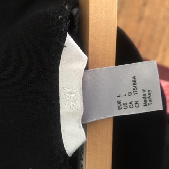 H&M Skirt - Picture 3 of 3