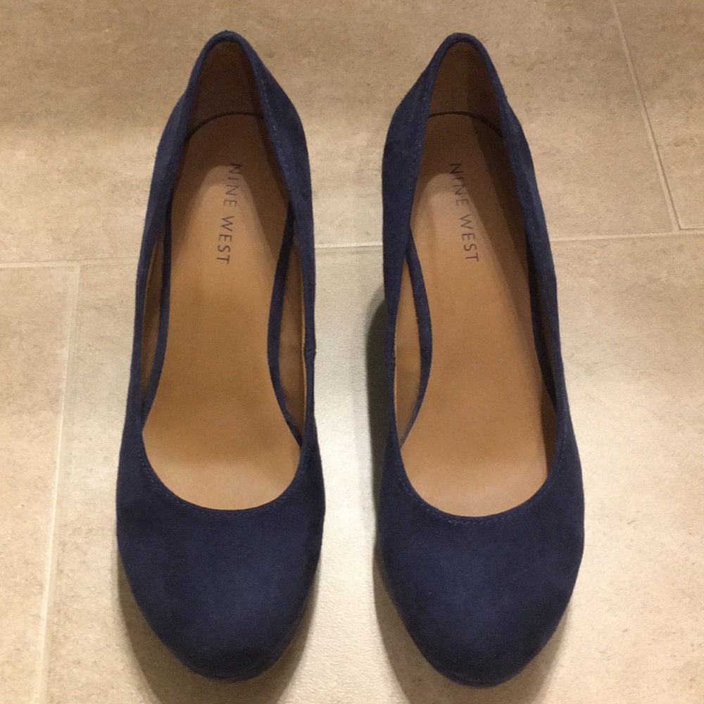 Barely Worn Nine West Suede Wedges.