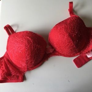 Red flirty Victoria secret push-up bra