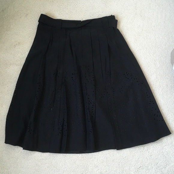 Elie Tahari Silk Pleated Lasercut Skirt NWOT