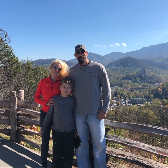 Women’s, Men’s, Children’s Clothing, Shoes & More! - Picture 2 of 7