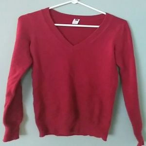 Gap sweater