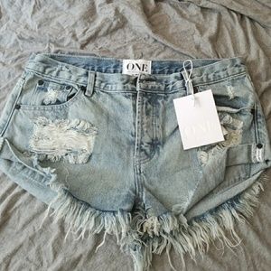 LOW WAIST RELAXED SHORTS