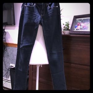 American Eagle Dark Wash Skinny Jeans!