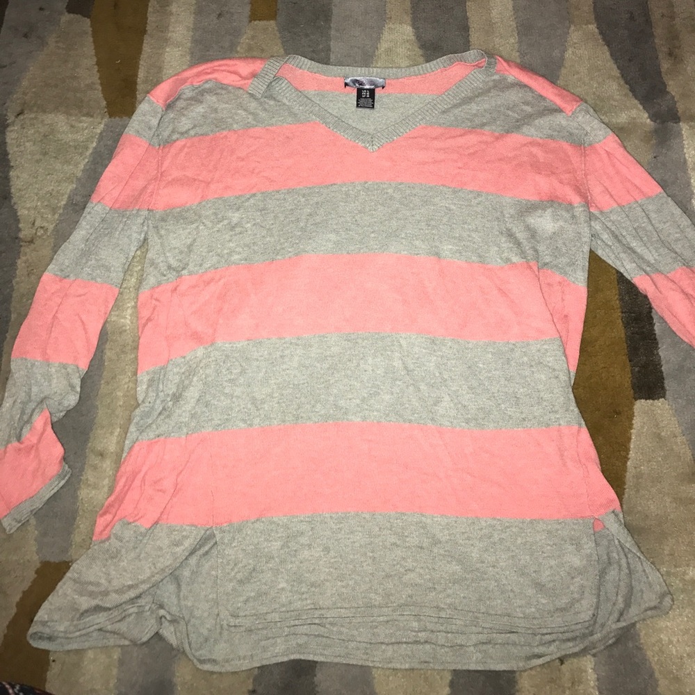 Light weight sweater