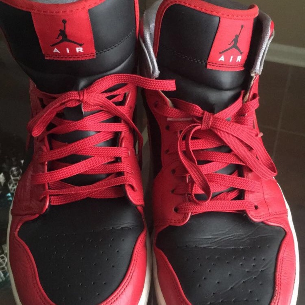 Men's Air Jordan 1 Mid, Size 12