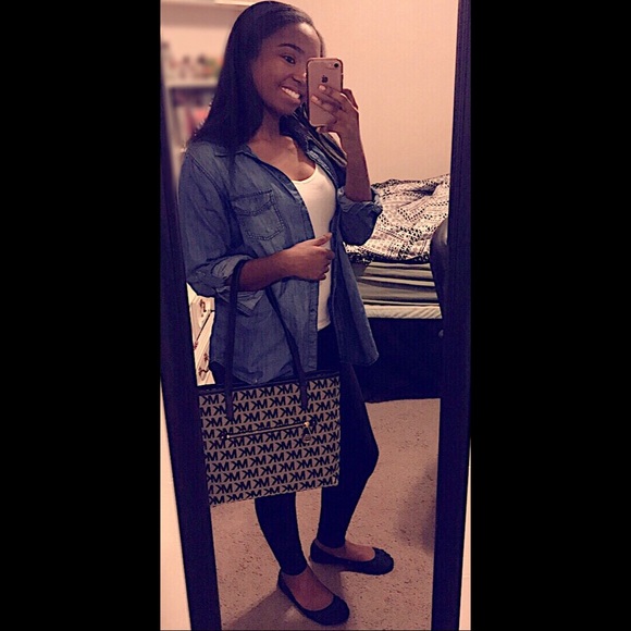 Meet your Posher, Jaylene G! - Picture 3 of 4