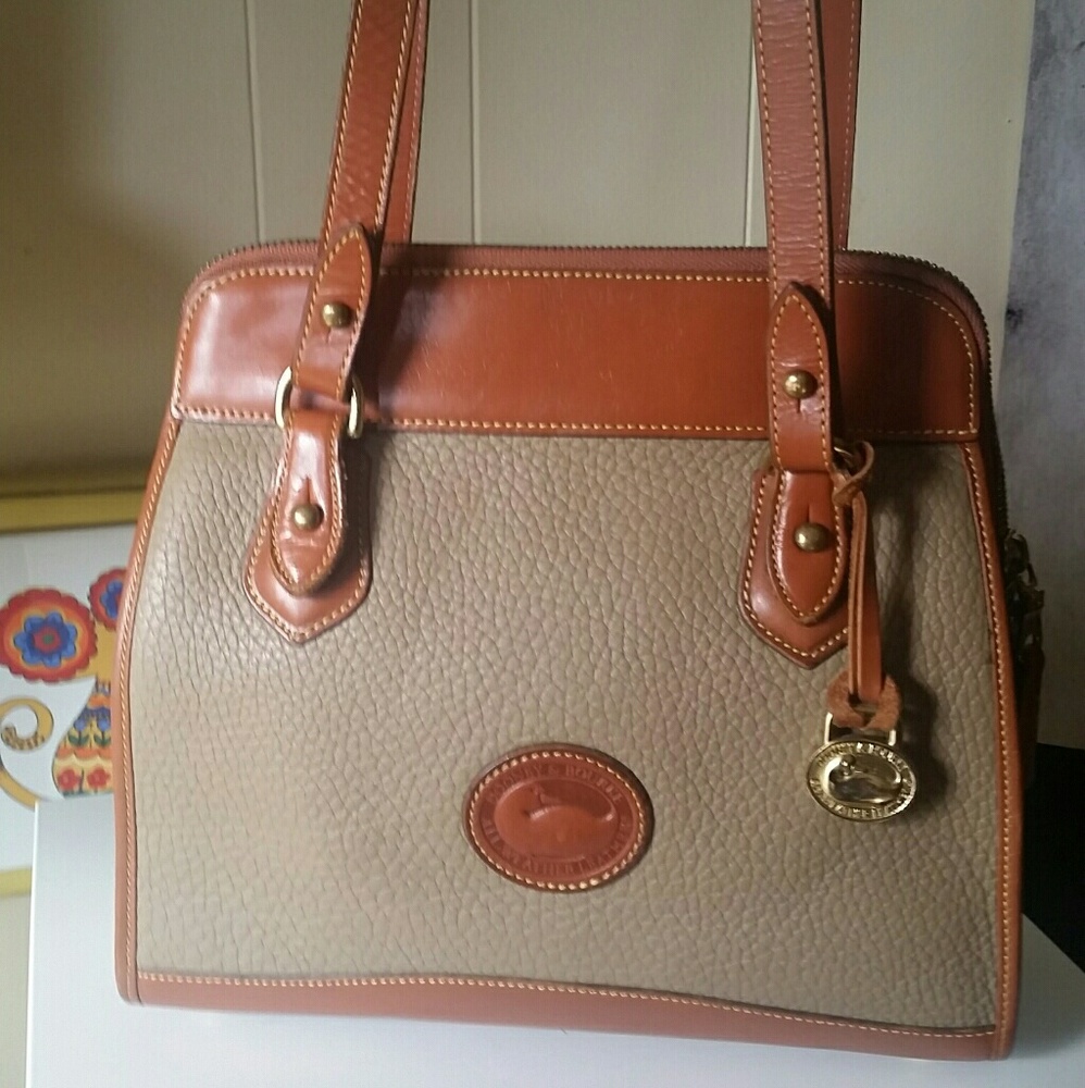 Vintage Taupe Dooney & Bourke Carpet Shoulder bag