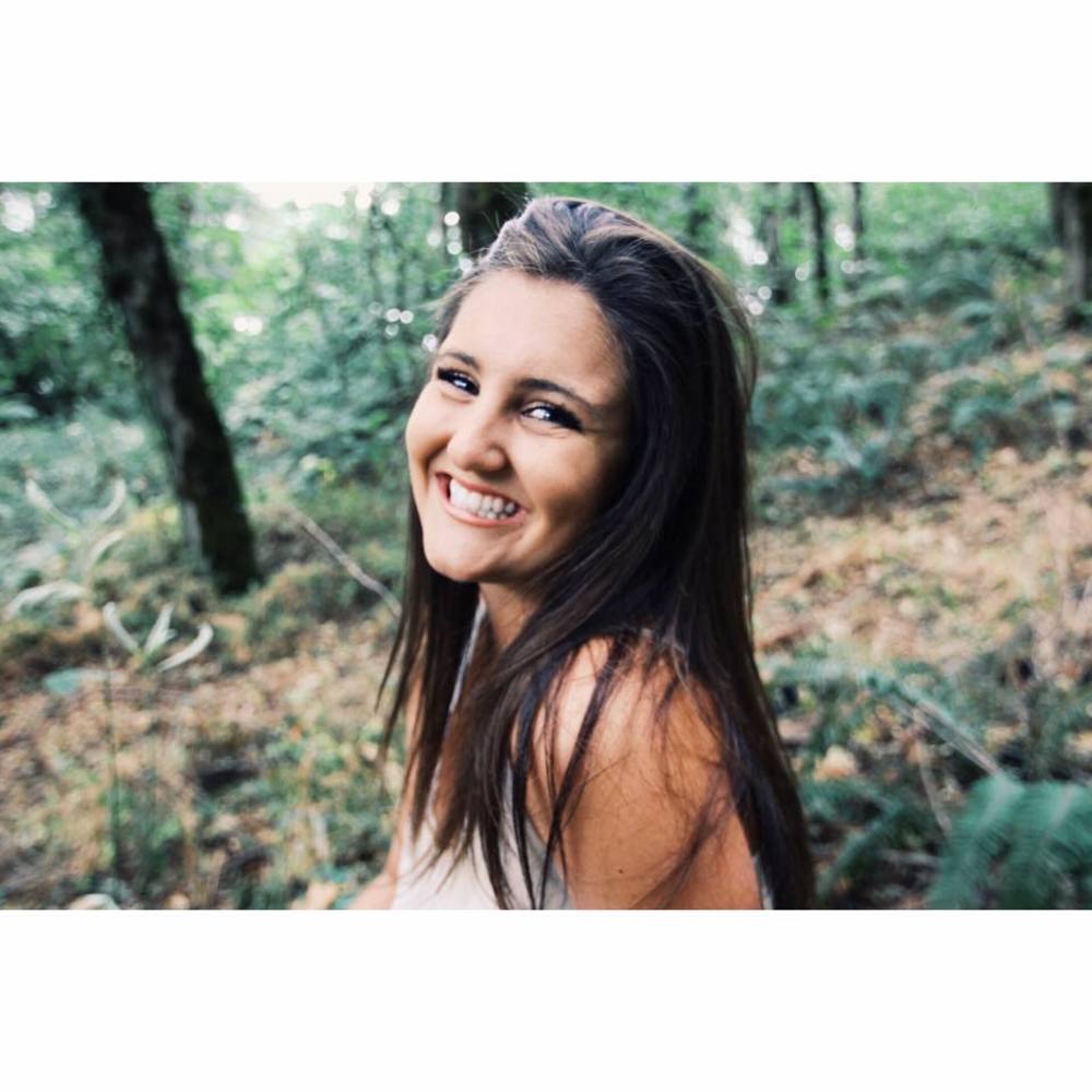 Meet your Posher, Elise