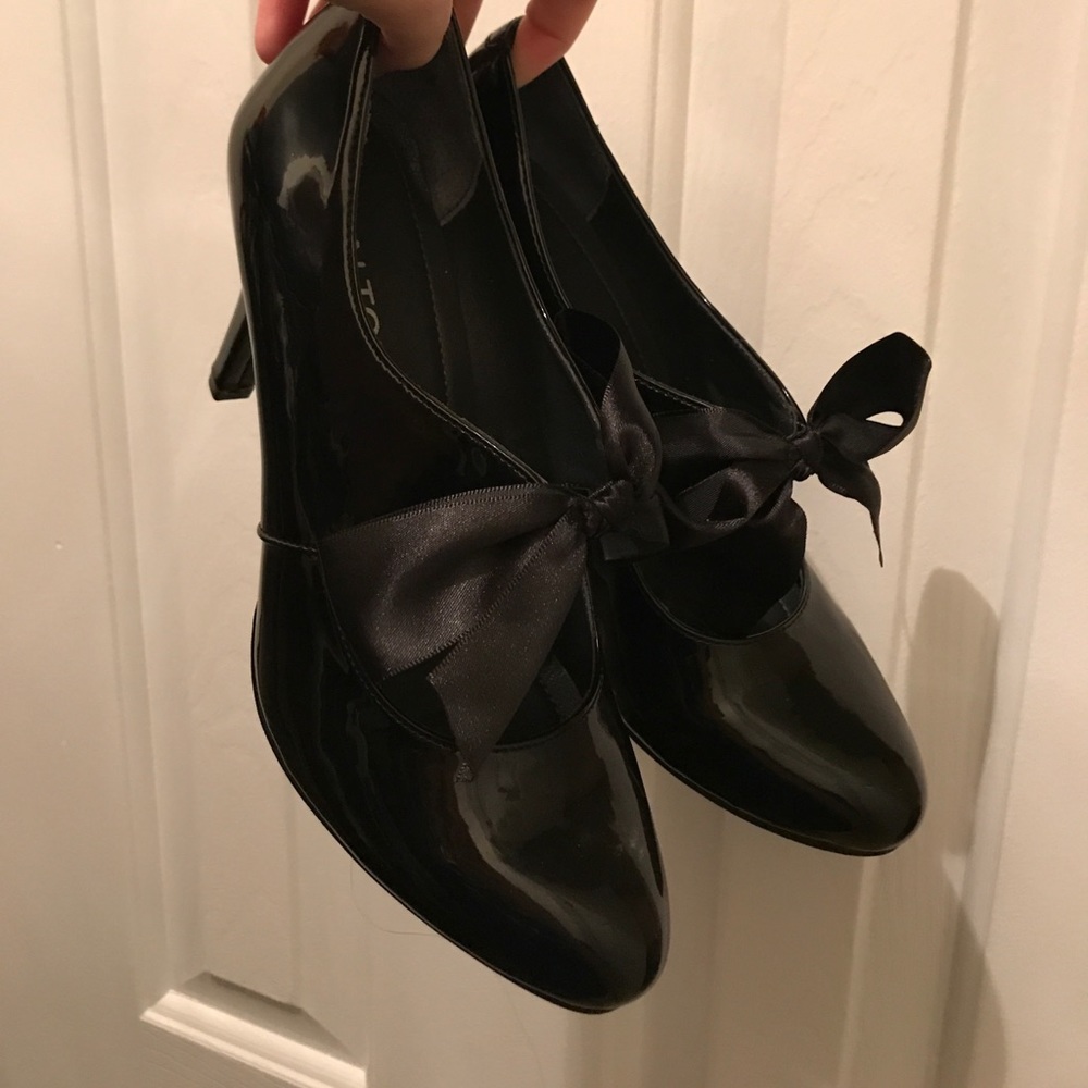 Black Bow Heels