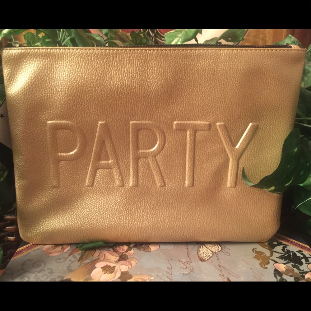 💄💅🏼💋Large Make-up bag From Macy's.