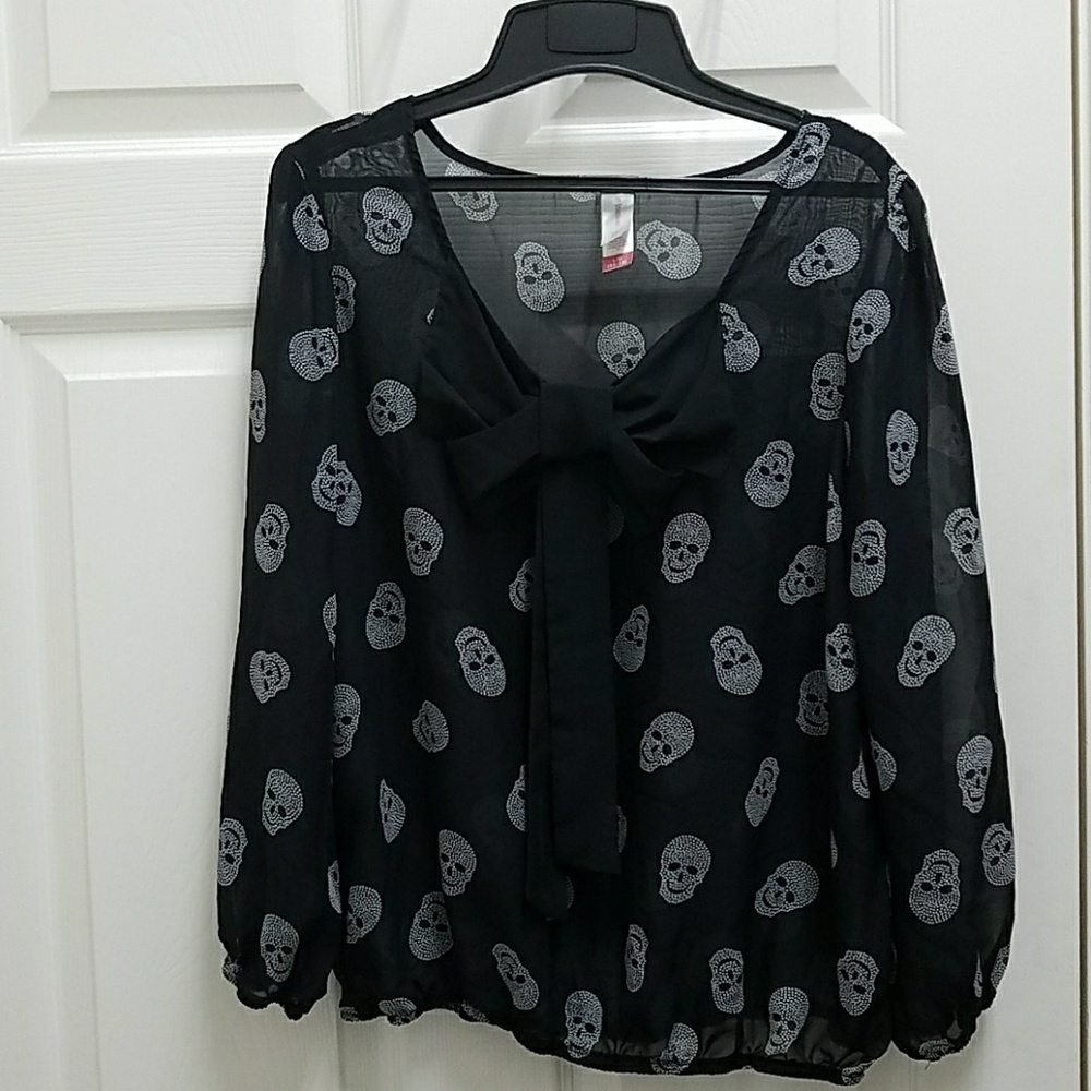 Sheer skull long sleeve blouse