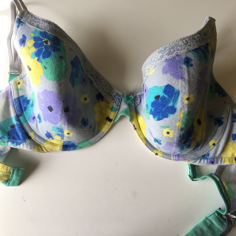 Full coverage blue aerie bra with flower pattern