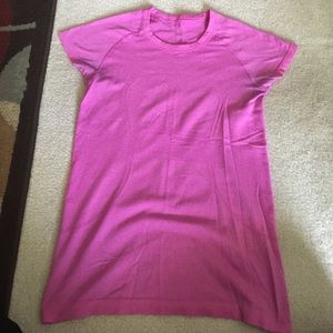 Lululemon pink top
