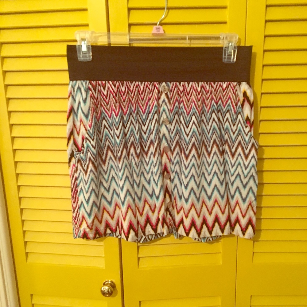 Boutique skirt perfect going in to fall!