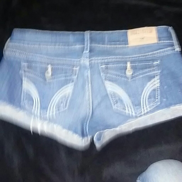 SOLD! Hollister Shorts!❤ Only Wore Once! EUC!!! - Picture 4 of 4