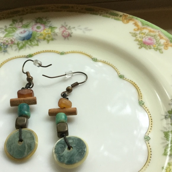 Two pair earrings. - Picture 3 of 5