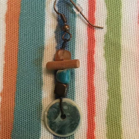 Two pair earrings. - Picture 5 of 5