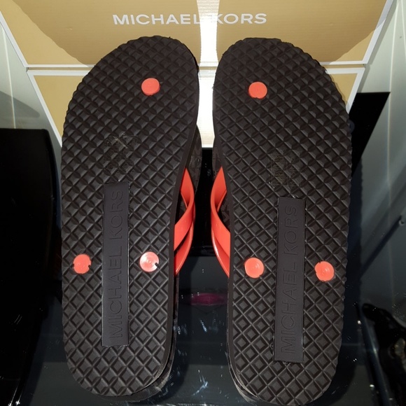 NEW MICHAEL MICHAEL KORS FLIP FLOP SHINY - Picture 8 of 8