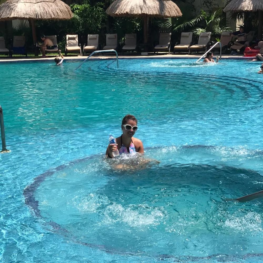 Meet your Posher, Francys