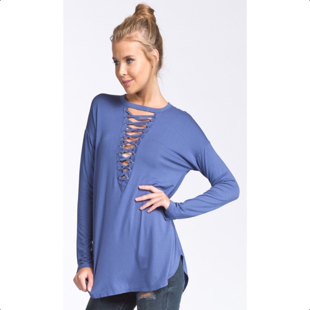 SALE🛍 DEEP V-NECK CRISS CROSS TOP